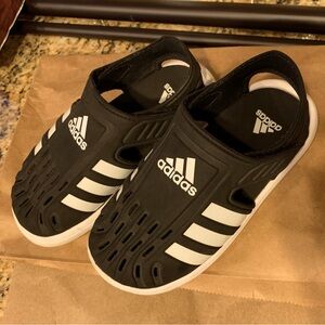 Children's Adidas Sandles (12K Little toddler)